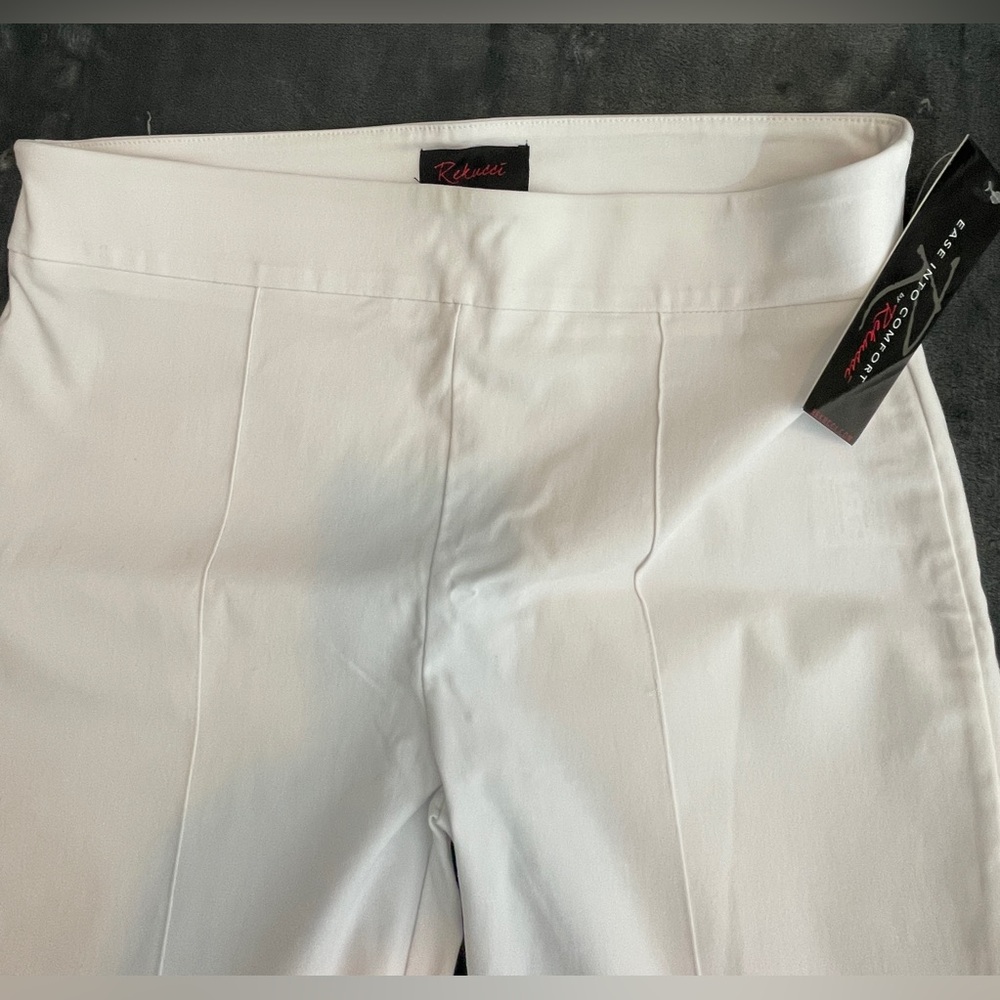 Rekucci white designer capri jeans
With zipper detail at ankle - Picture 2 of 9